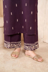 Luxurious purple pocket
Embroidered 2-Piece Set