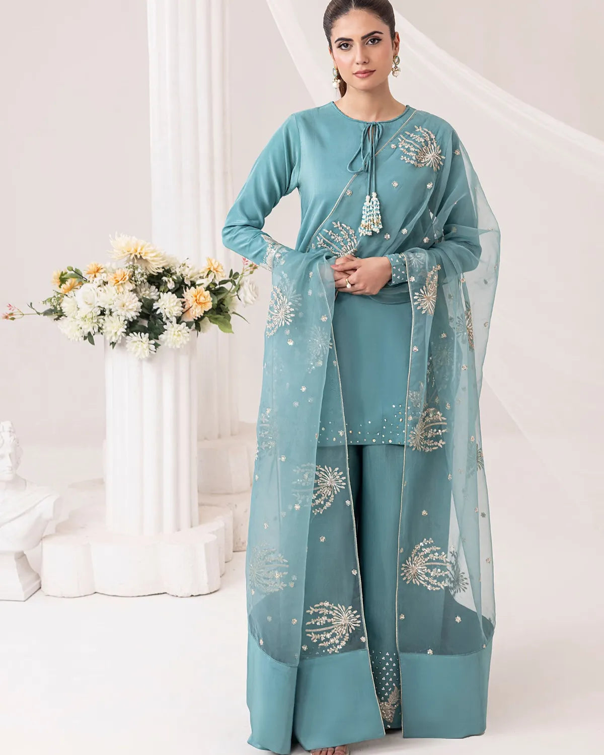 Ladies Neatural Crepe Farshi Salwar Kameez Dupatta ￼