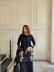 Ladies Neatural Crepe Farshi Salwar Kameez Dupatta ￼